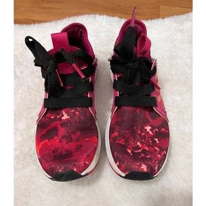 USED ADIDAS Woman’s Edge Lux Sneakers Fuschia Pattern Size 7.5